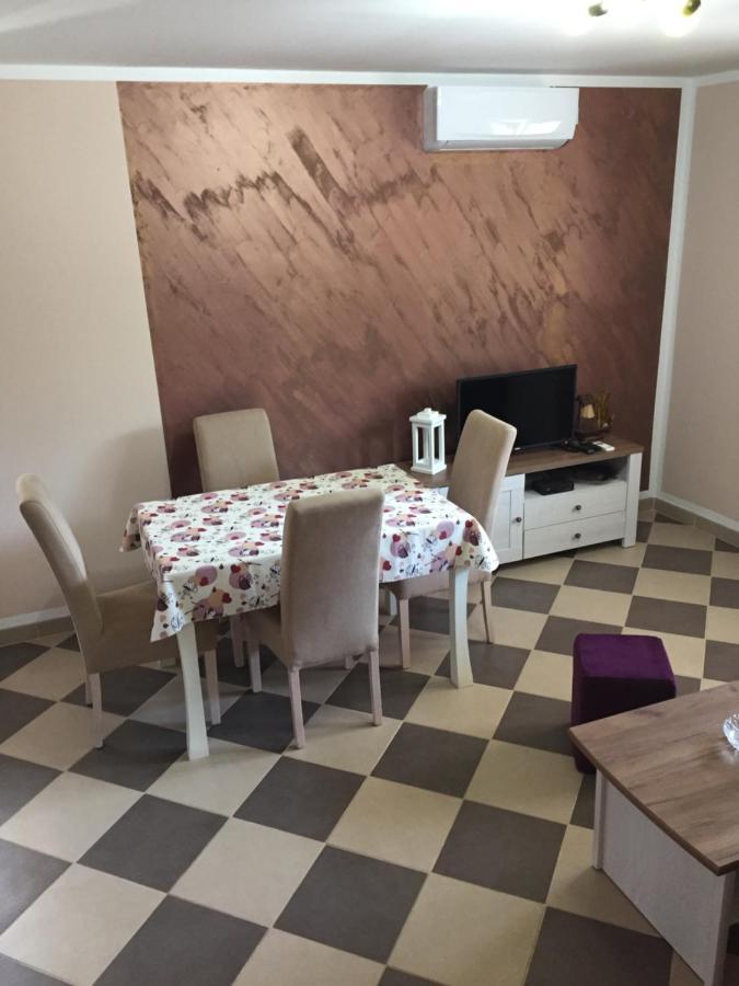 Apartment Elena Tivat Exterior photo