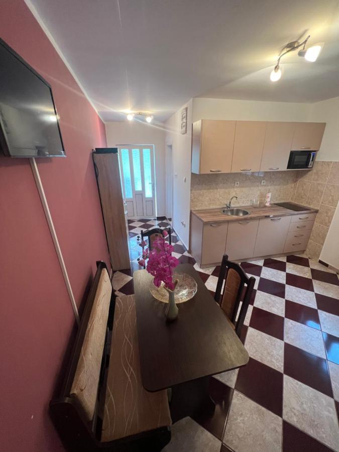 Apartment Elena Tivat Exterior photo