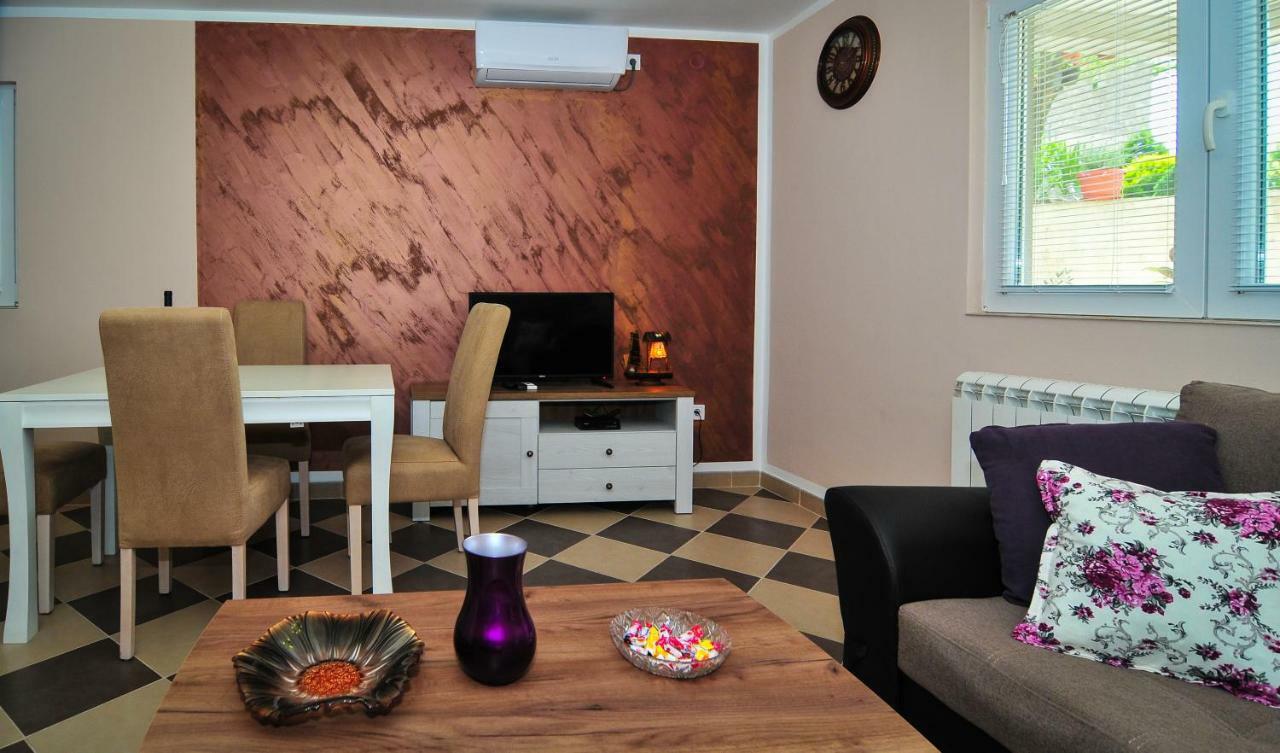 Apartment Elena Tivat Exterior photo